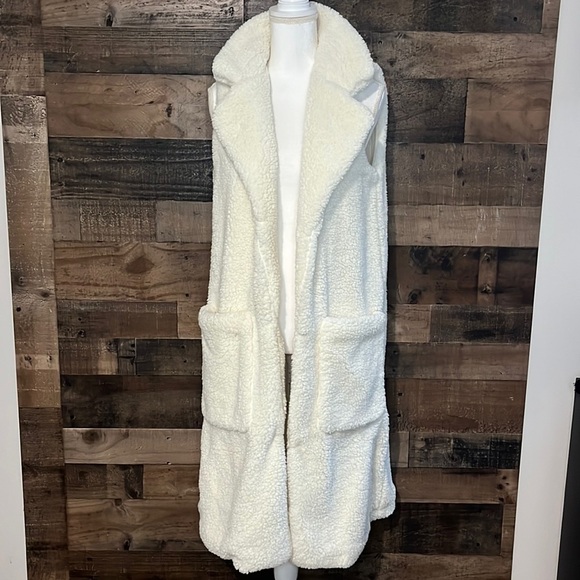 Anthropologie Jackets & Blazers - Anthropologie Saturday Sunday Size M/L Maisie Sherpa Cocoon Long Vest In Ivory